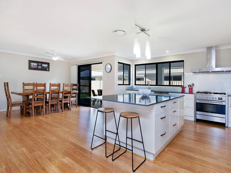 9 Leonie Court, Pelican Waters QLD 4551