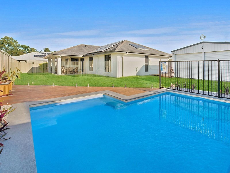 9 Leonie Court, Pelican Waters QLD 4551