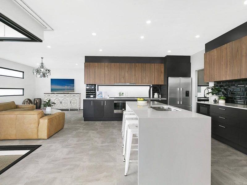 13 Round Bush Crescent, Maroochydore QLD 4558