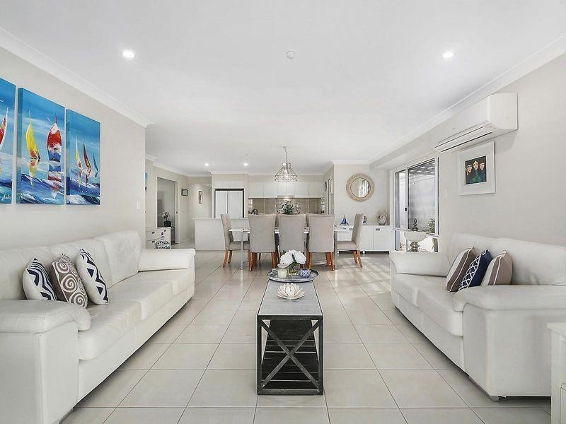 8 Maclamond Drive, Pelican Waters QLD 4551