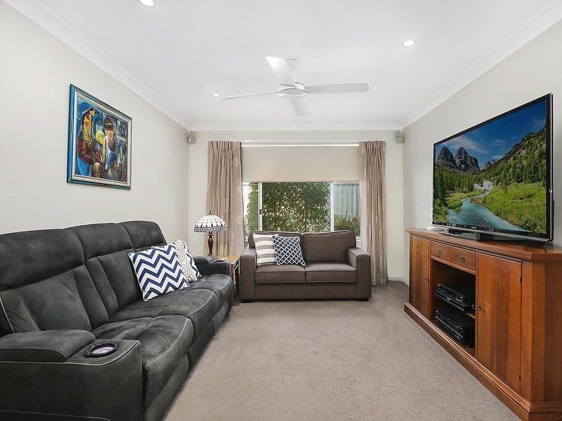8 Maclamond Drive, Pelican Waters QLD 4551
