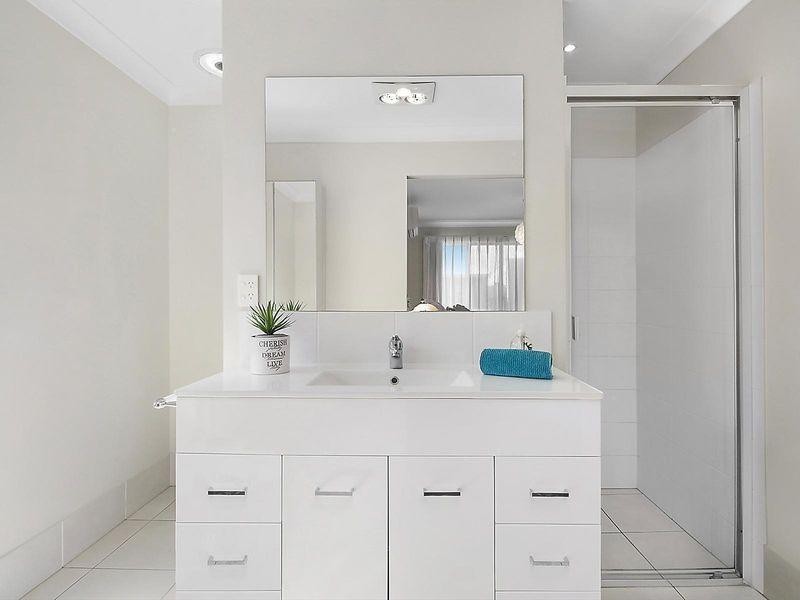 8 Maclamond Drive, Pelican Waters QLD 4551
