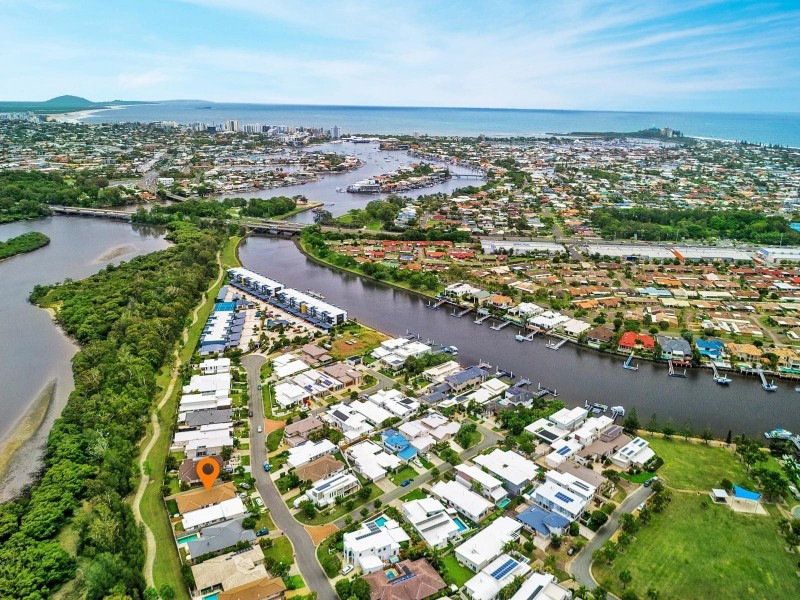 124 Grand Parade, Kawana Island QLD 4575