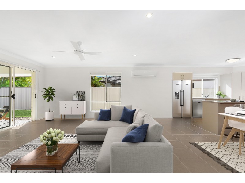 124 Grand Parade, Kawana Island QLD 4575