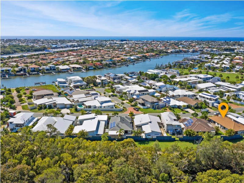 124 Grand Parade, Kawana Island QLD 4575