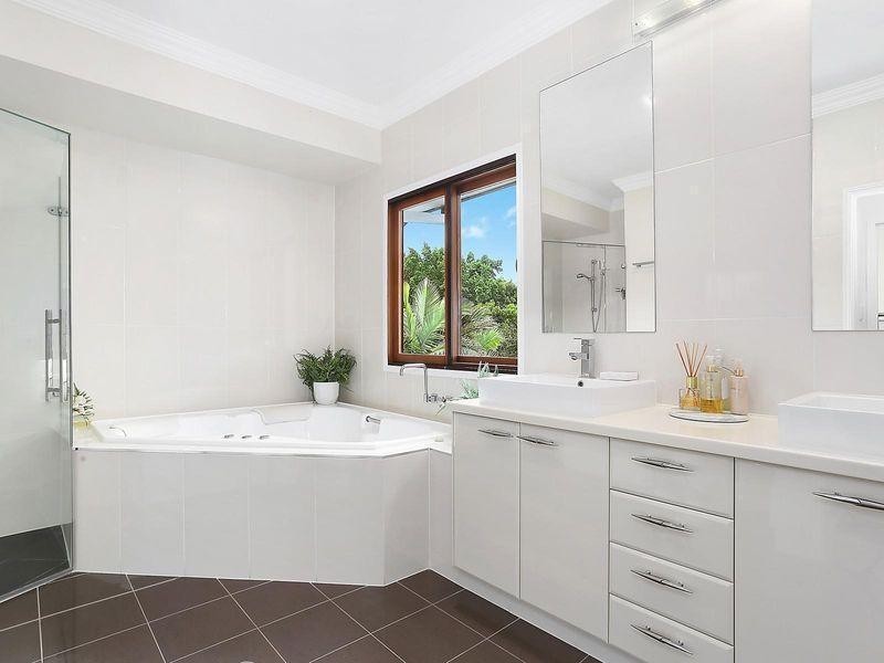 31 Webb Ellis Court, Pelican Waters QLD 4551