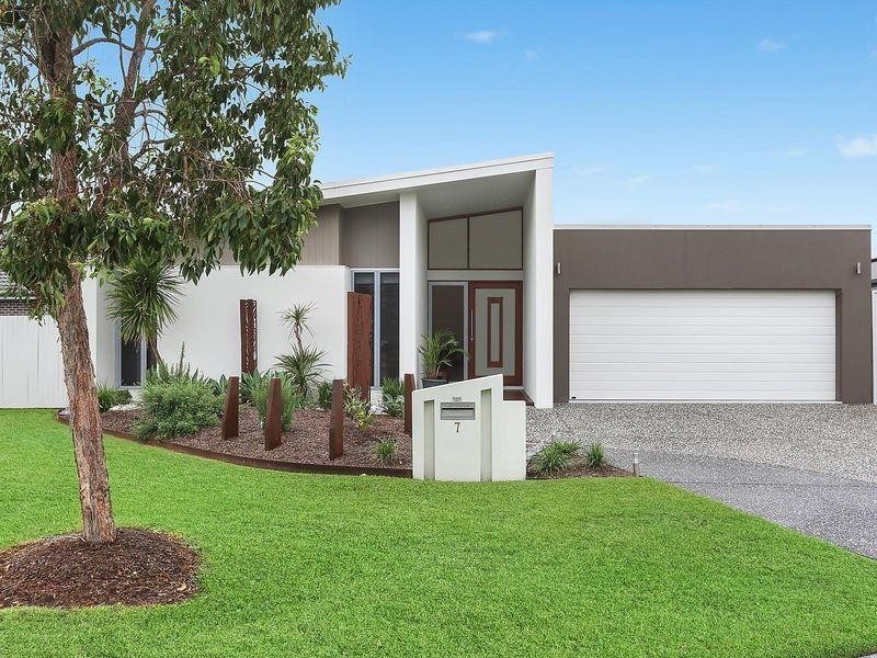 7 Creek View Place, Pelican Waters QLD 4551