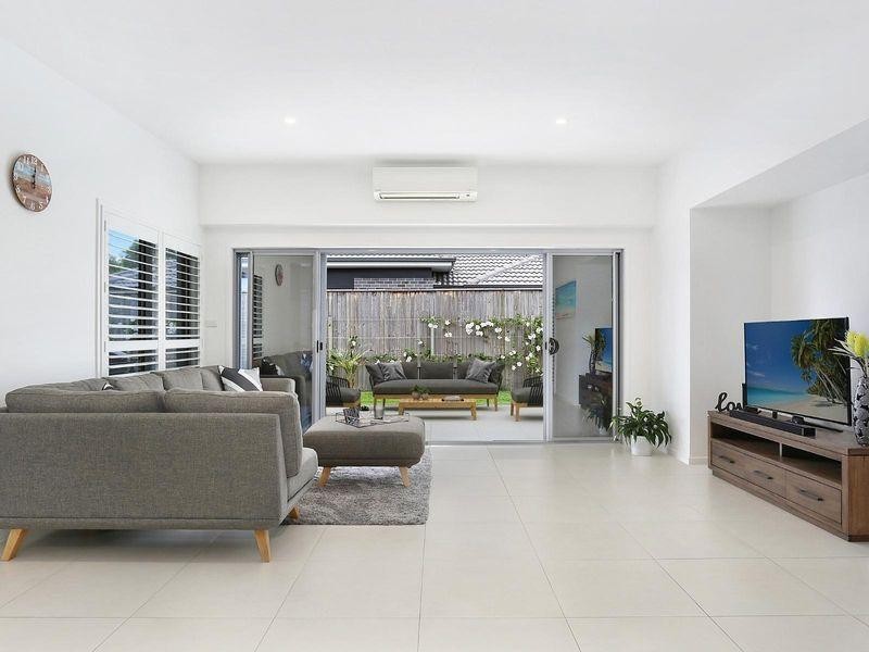 7 Creek View Place, Pelican Waters QLD 4551