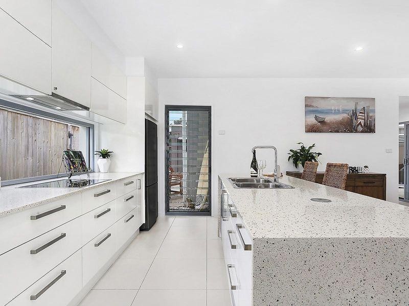 7 Creek View Place, Pelican Waters QLD 4551