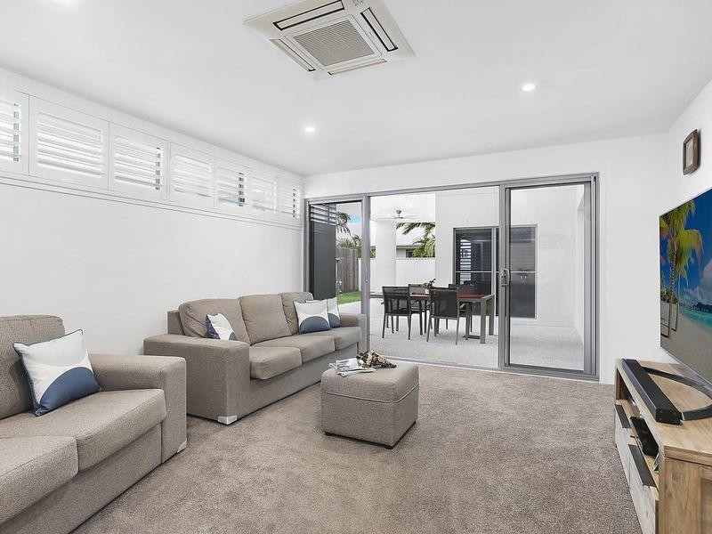 7 Creek View Place, Pelican Waters QLD 4551