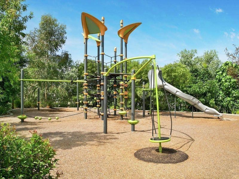 7 Creek View Place, Pelican Waters QLD 4551