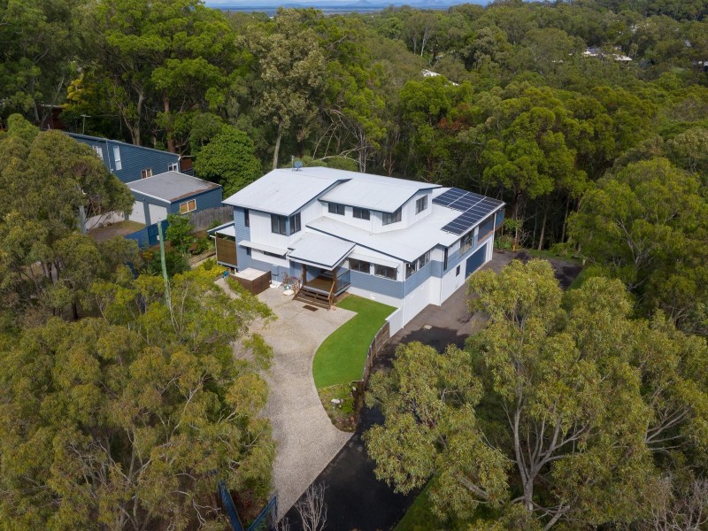 13 Sunset Drive, Little Mountain QLD 4551