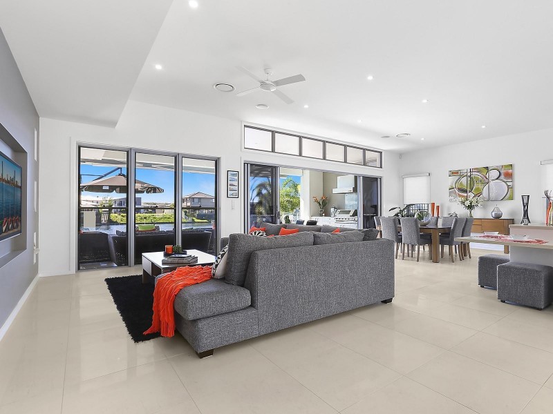 67 Bellanboe Circuit, Pelican Waters QLD 4551
