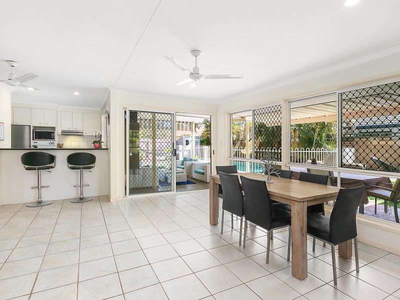 18 Kalowendha Avenue, Pelican Waters QLD 4551
