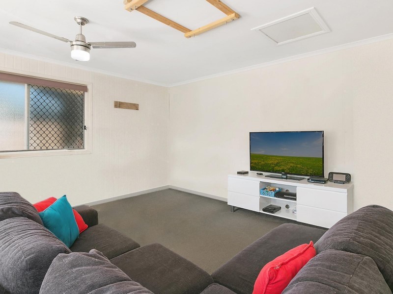 18 Kalowendha Avenue, Pelican Waters QLD 4551