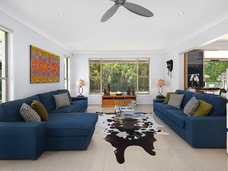 16 Campbellville Circuit, Pelican Waters QLD 4551