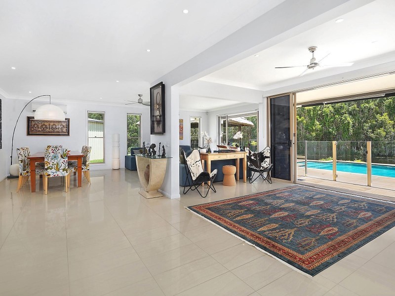 16 Campbellville Circuit, Pelican Waters QLD 4551