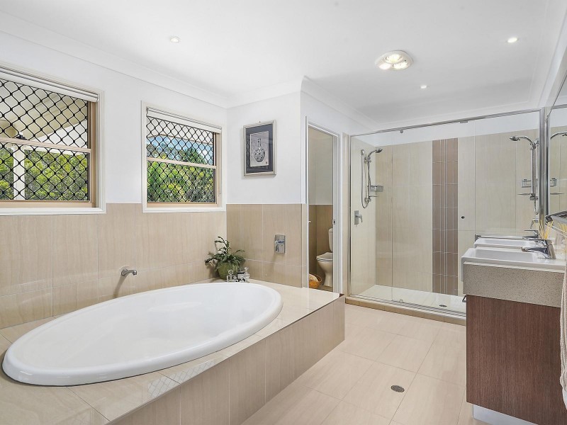 16 Campbellville Circuit, Pelican Waters QLD 4551