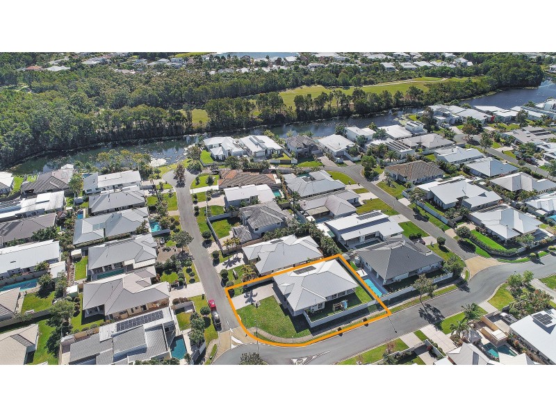 2 Stephen Burton Way, Pelican Waters QLD 4551