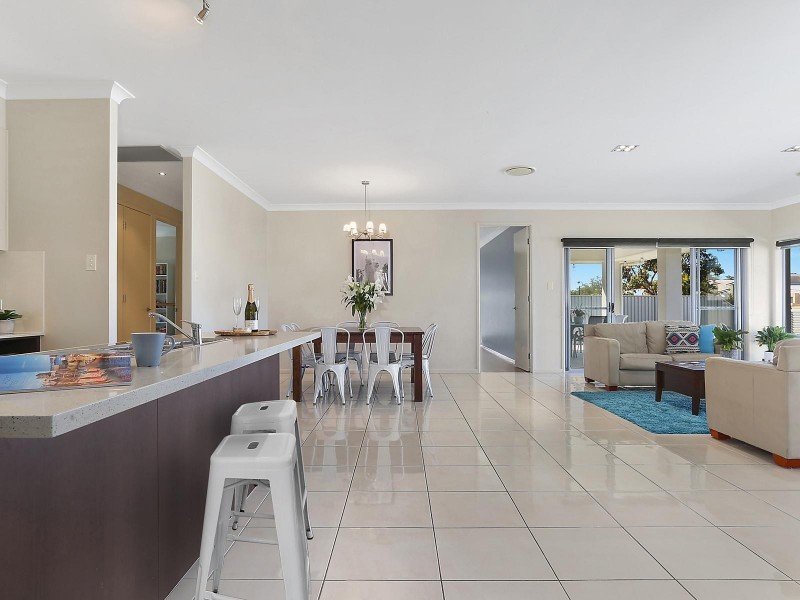 2 Stephen Burton Way, Pelican Waters QLD 4551