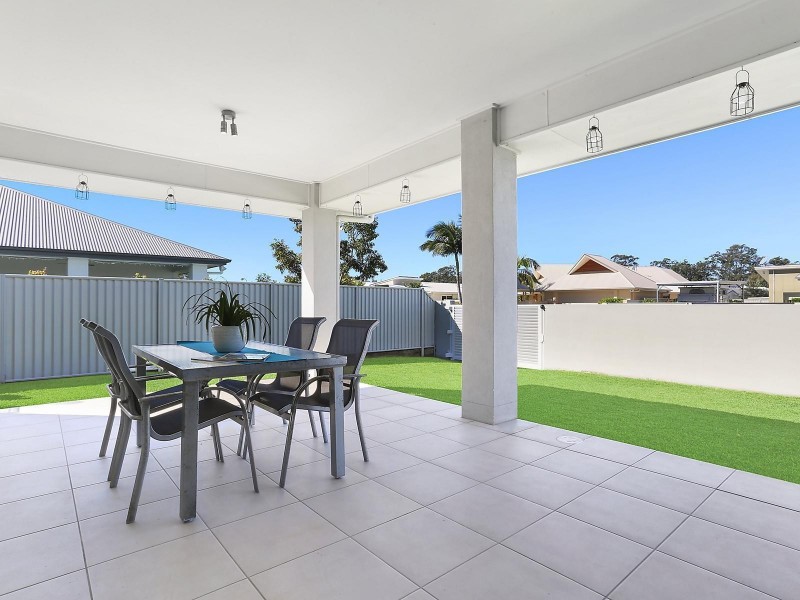 2 Stephen Burton Way, Pelican Waters QLD 4551
