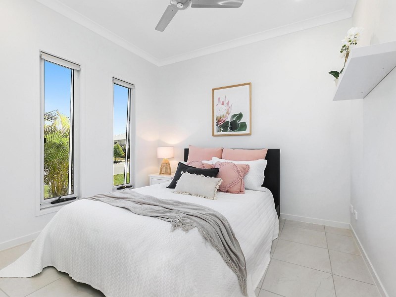 37 Wishart Crescent, Caloundra West QLD 4551