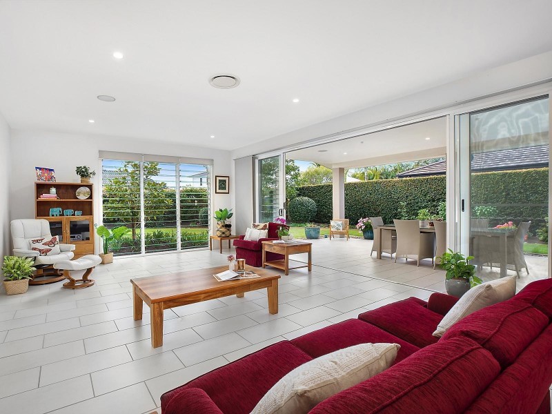 6 Jersey Place, Kawana Island QLD 4575