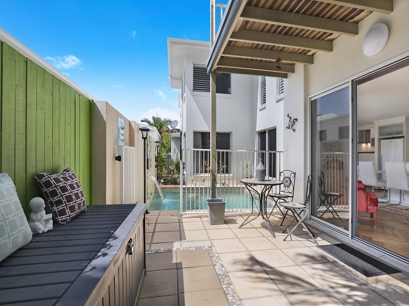 21 Barbuda Circuit, Kawana Island QLD 4575