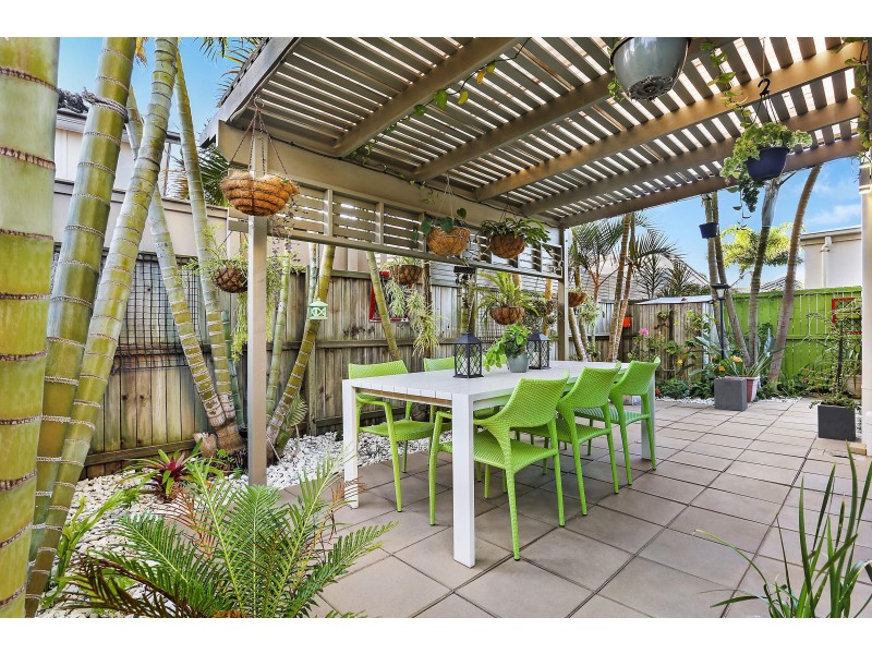 21 Barbuda Circuit, Kawana Island QLD 4575