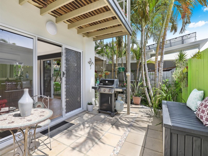 21 Barbuda Circuit, Kawana Island QLD 4575