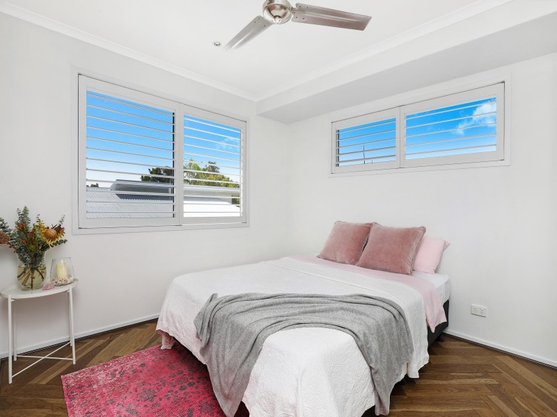 21 Barbuda Circuit, Kawana Island QLD 4575