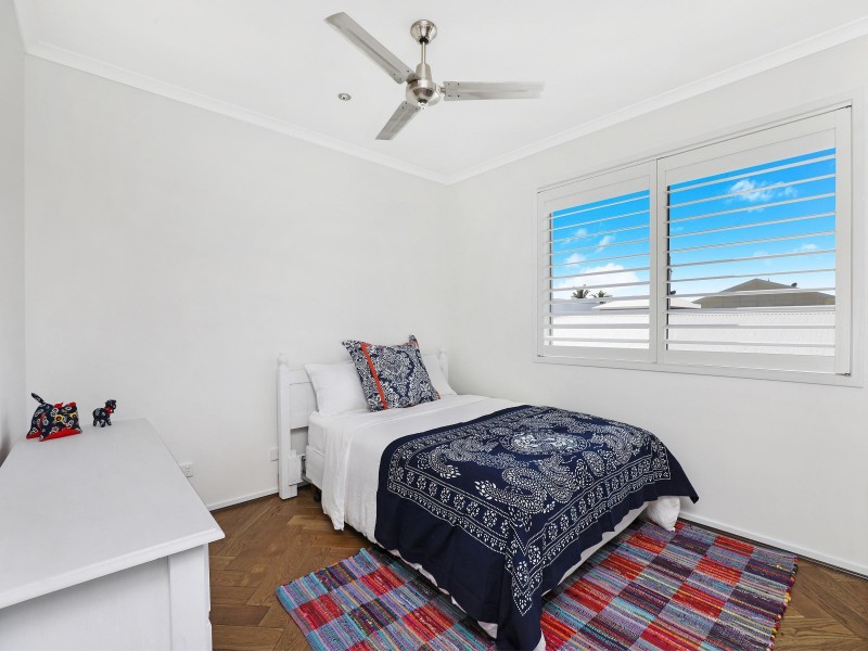 21 Barbuda Circuit, Kawana Island QLD 4575