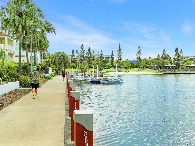 21 Barbuda Circuit, Kawana Island QLD 4575