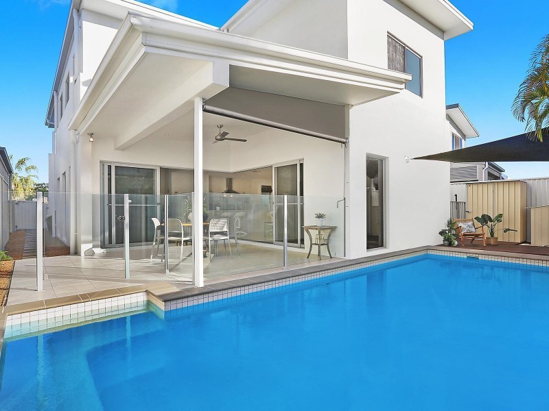 15 Cocos Court, Kawana Island QLD 4575
