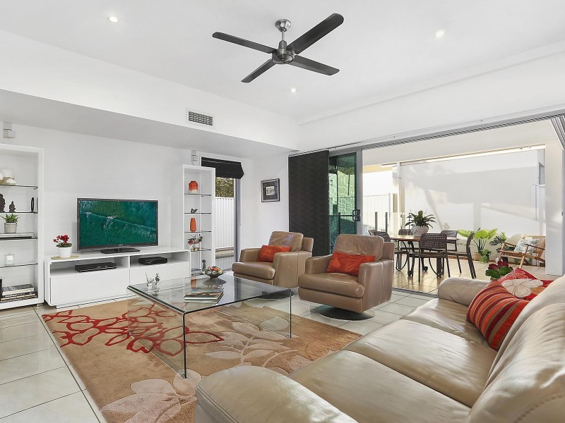 15 Cocos Court, Kawana Island QLD 4575