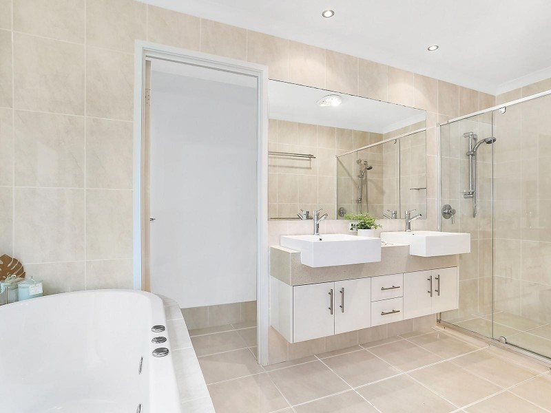 15 Cocos Court, Kawana Island QLD 4575