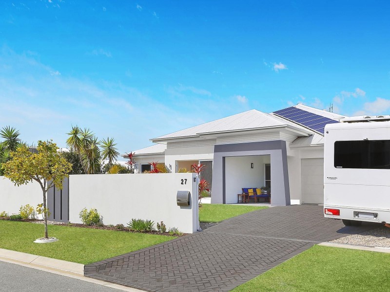 27 Bellanboe Circuit, Pelican Waters QLD 4551