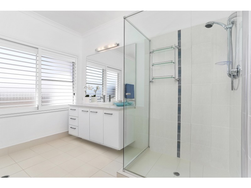 27 Bellanboe Circuit, Pelican Waters QLD 4551