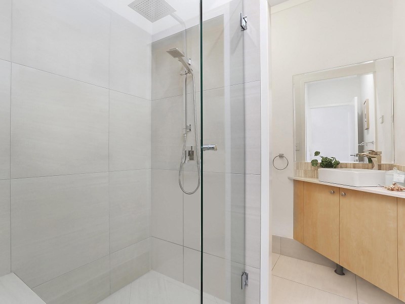 127/2 Grand Parade, Kawana Island QLD 4575