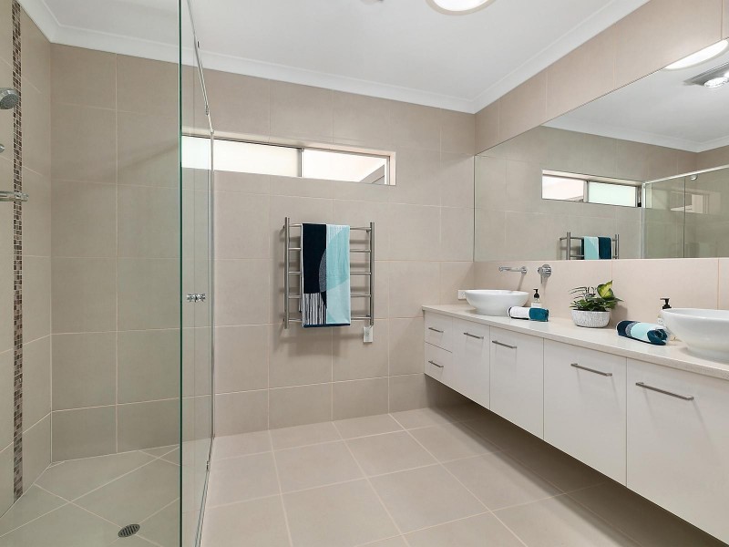 8 Creek View Place, Pelican Waters QLD 4551