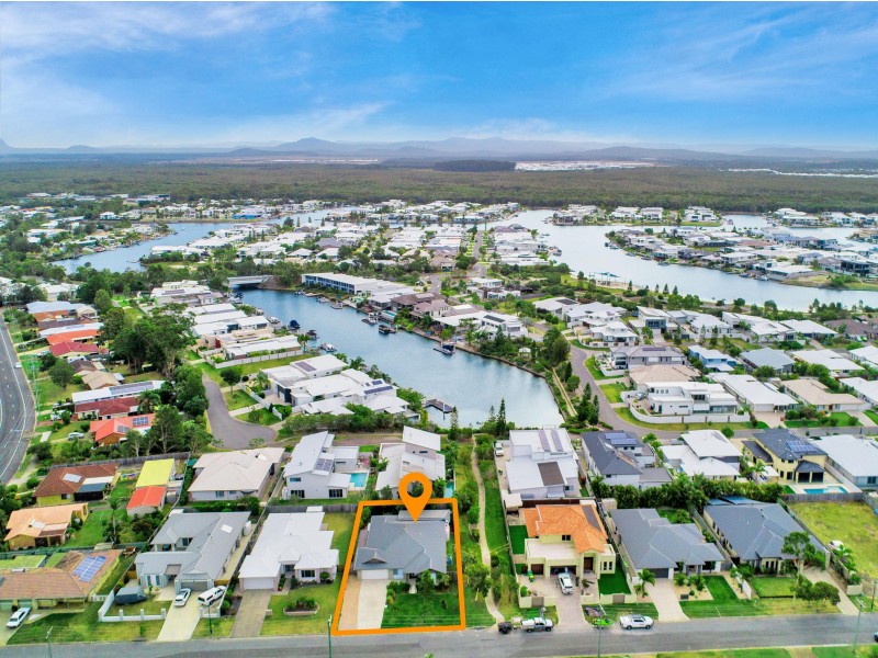 10 Saint Pauls Avenue, Pelican Waters QLD 4551