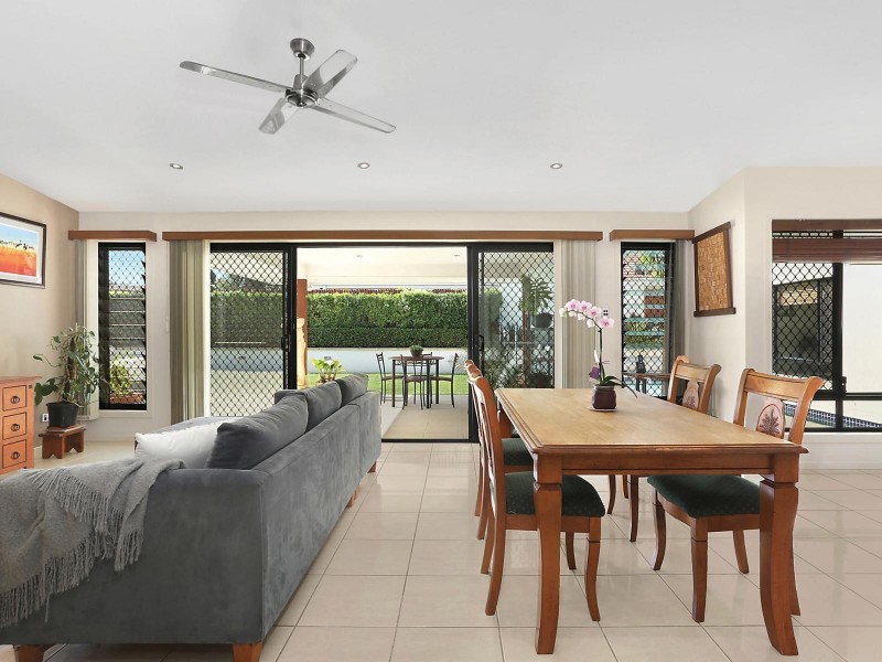 6 Burrajum Place, Caloundra West QLD 4551