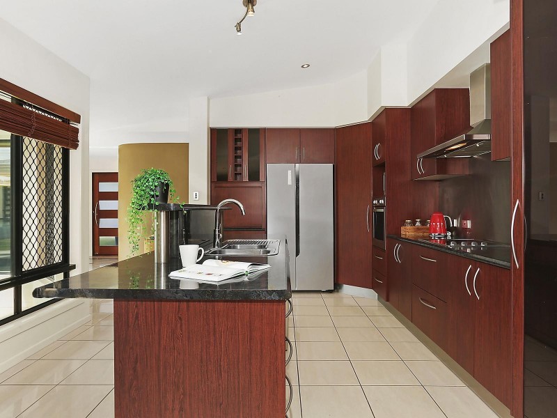 6 Burrajum Place, Caloundra West QLD 4551