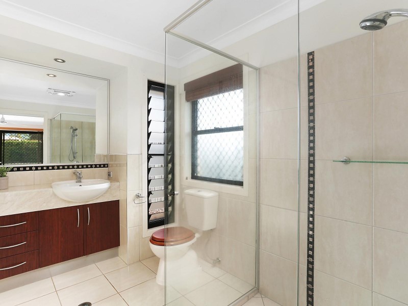 6 Burrajum Place, Caloundra West QLD 4551