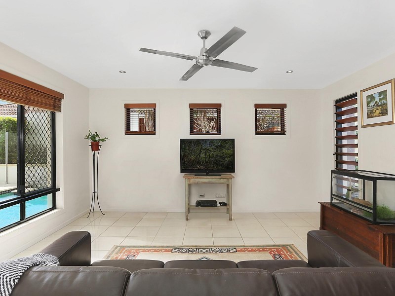 6 Burrajum Place, Caloundra West QLD 4551