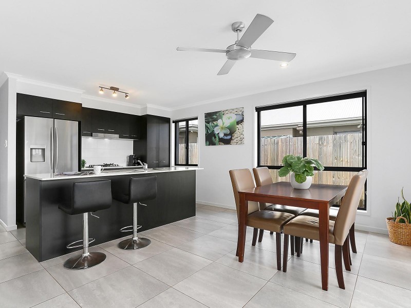 37 Meredith Crescent, Caloundra West QLD 4551