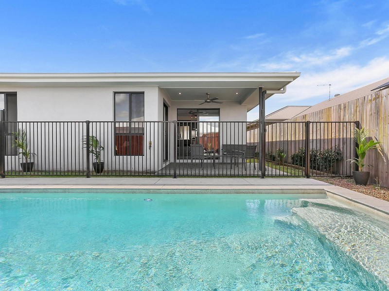 37 Meredith Crescent, Caloundra West QLD 4551