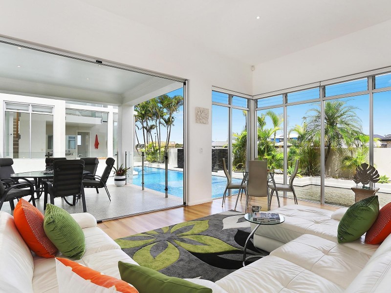 2 Hartley Crescent, Pelican Waters QLD 4551