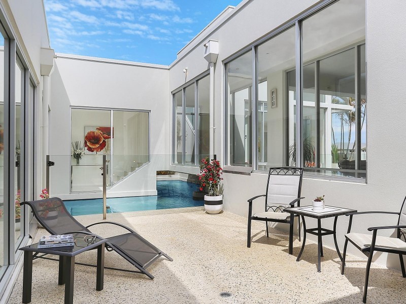 2 Hartley Crescent, Pelican Waters QLD 4551