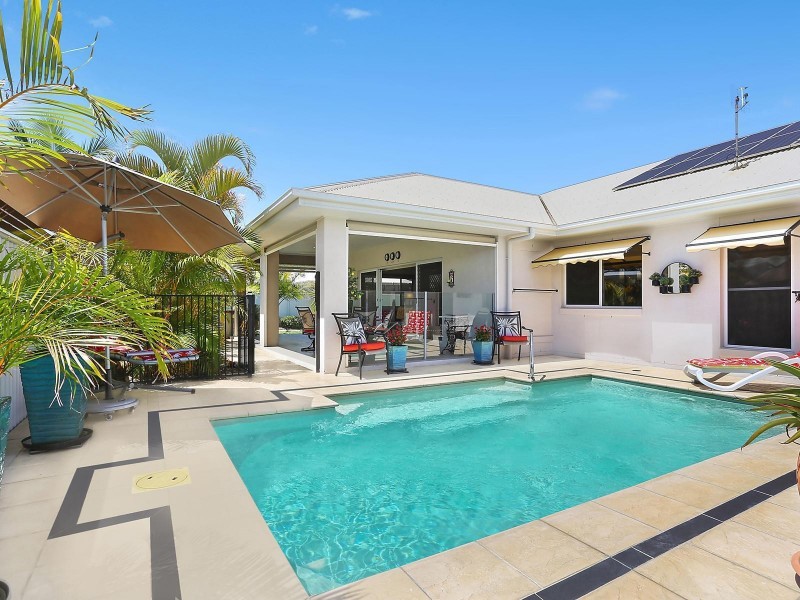 15 Echo Street, Pelican Waters QLD 4551